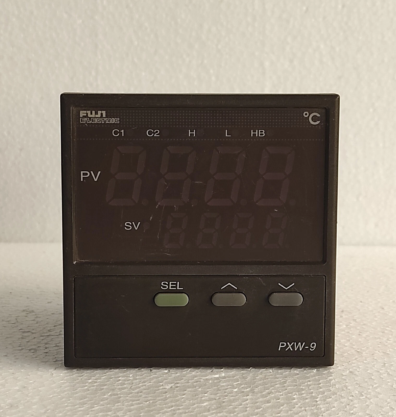 Fuji pxw9tay2-8v000-a / PXW9TAY2-8V000-A Digital Temperature Controller